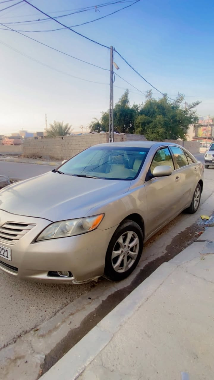 السلام عليكم 
تيوتا كامري موديل ٢٠٠٧ وارد امريكي صبغ جاملغ الأيمن اللون كما موضح بالصوره جراد قليل في القمارة

تدفئة تبريد فول داخل جلد ارضيه جلد تخم تاير جديد باتري جديد كير ومحرك كفاله رقم صلاح الدين سنويه إلى 2029السيارة بأسمي تحويل  ثاني يوم 

السعر 98$ وبيها مجال

مكان السيارة الانبار -الفلوجة 

للأستفسار الأتصال على الرقم :- ***********
