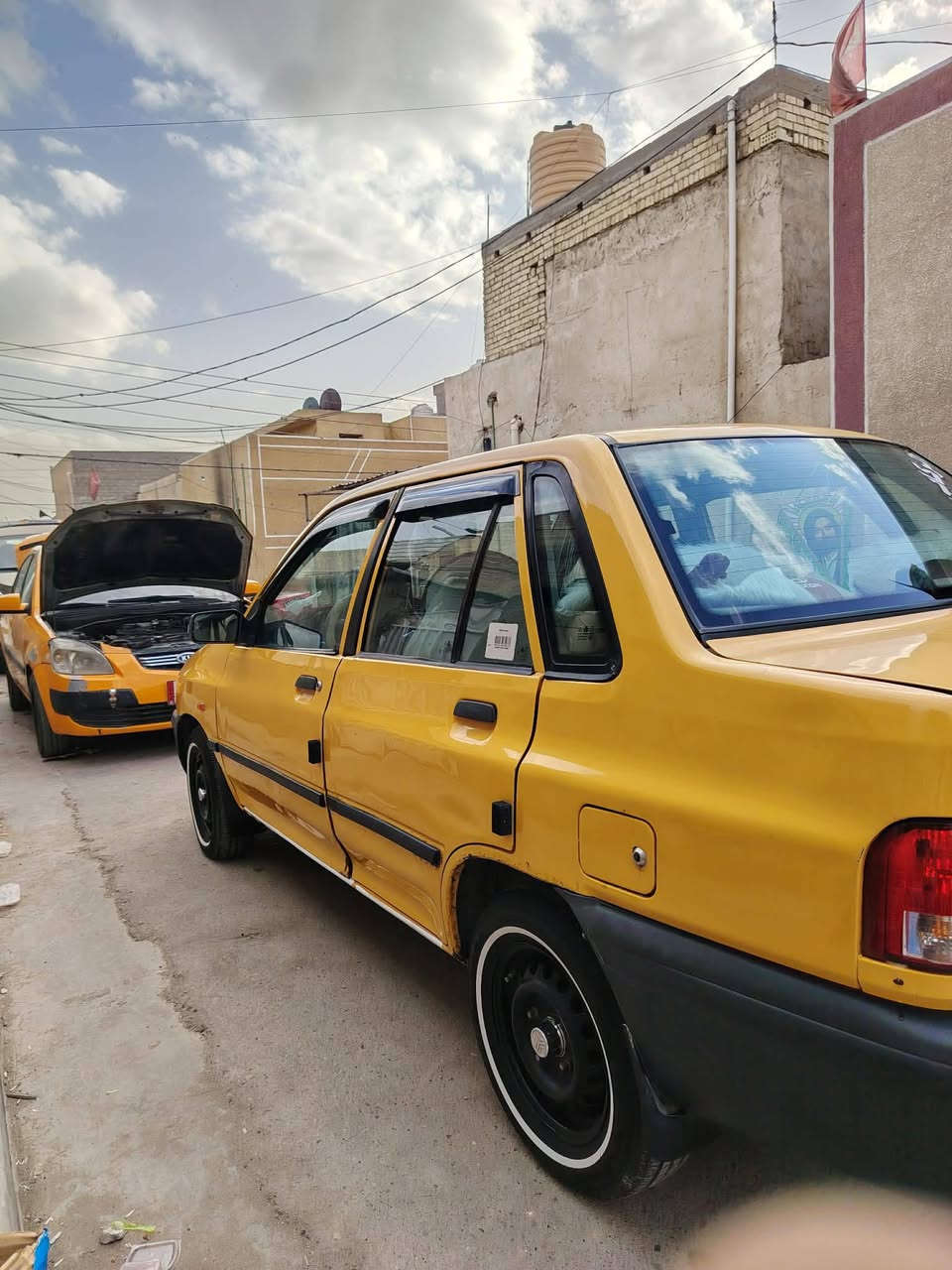 السلام عليكم من رخصة مدير الكروب سايبه موديل   2015 سياره كلش نضيفه مال جناي مكينه وكير زيرو تبريد ثلج تخم تاير جديد باتري والكهربائيات  غرفة جديدة شاشة ريمونت تحكم حتى الصندوق سيارة مابيها خياسات بيها جاملغ مبدل فقط سنوية ٢٧ هزه جديده ارقام انكليزي غرامات مصفرة صار عشر ايام هيئه مصفرة نريد تحويل مباشر عقد مروري 
السعر..٣٦ بيها مجال للي يحول 
العنوان.. بغداد نهاية الشعب قرب ساحة سلام قرب السده 
رقم الهاتف..***********
