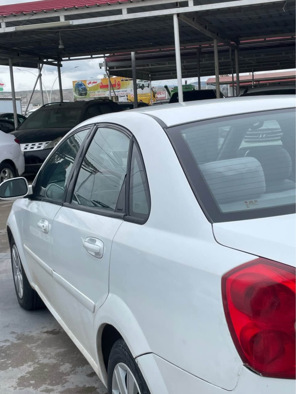 شوفرليت اوبترا 2012
رقم دهوك شرط تحويل 
تخمات و حدادي جديد 
داخل و خارج نضيف 
تبريدها حار و بارد شغال 
بي ٣ قطعه صبغ بدون دواخل نهائيا 
سقف و شواصي و دواخل كلها شرط 
كير و محرك شرط 
سعر 73 و مجال 
*********** شيخان, نينوى
