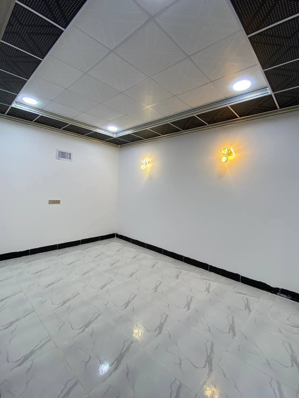 سلام عليكم بسعر مناسب للبيع بيتين كل بيت مساحه 100متر جديد صفر مامسكون فول سراميك نضام تبريد مركزي واجة فلين تركي ابواب تركي عنوان كركوك حي بدر فرع لحم بعجين الماسه  السعر 39بي مجال تواصل ***********
