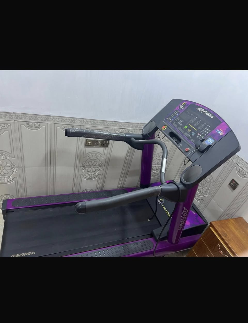 السلام عليكم 
للبيع جهاز جري 
لايف فتنس امريكي اصلي 
سعر 750$ 
العنوان ديالى الخالص
***********
