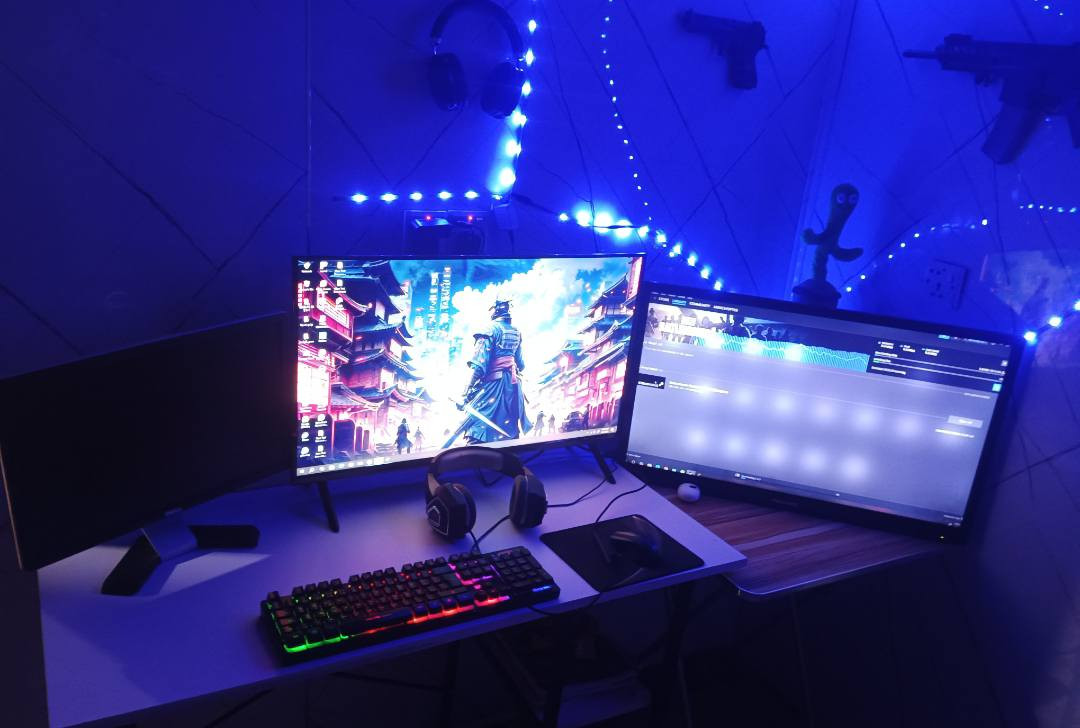 كل هاي هوسه سعره 700الف خصم لمده ثلث ايام// رقم 077 410 0396 6
اسم بي سي optiplex 5050
 مع ثلث هاردات هارد اسسدي 450gb 
وهارد ثاني 16gb
وهارد ثالث 16gb 
المعالج كور اي 5
كارت شاشه 730rtx
رامات 16 
بي جميع العاب بي gta5 نسخه اصليه من ستيم وبي arma 3 نسخه اصليه من ستيم وبي ببجي ستيم وخير من الله العاب
