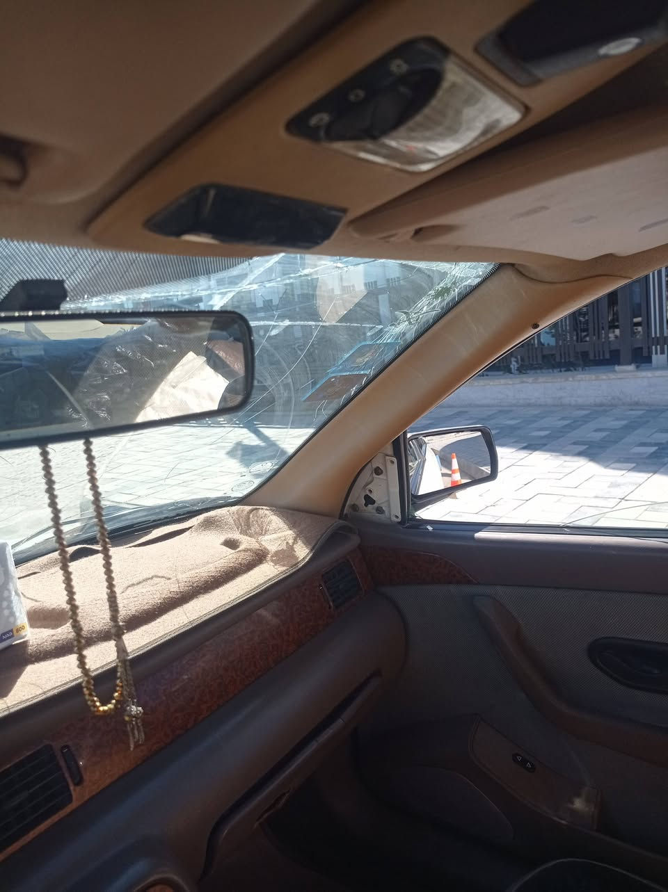 سمند ١١ للبيع كير مكينه فرنسي
حداديه جديده 
تخم تاير جديد  
بتبريد شغال 
سمي ثاني يوم تحويل 
باقي التفاصيل ***********
