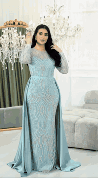 فستاني اخذته من يلدز فاشون  160 الف 
هذه صورته بالملكان قبل مااشتريه لبسته مدة ساعه قياس 44 يلبس من وزن 70لحد 80
واريده ب100
للمراسله على الخاص او الواتس***********
