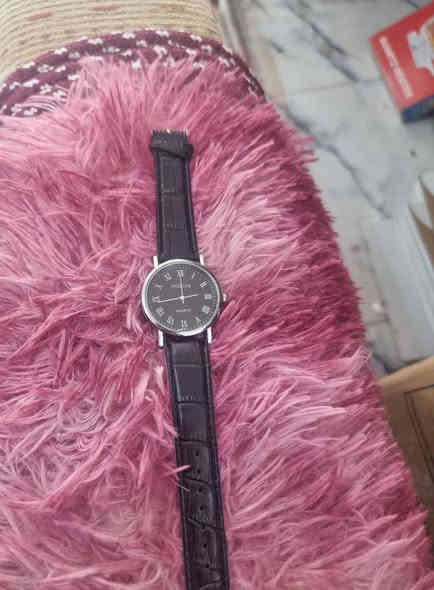 مجموعه ساعات امزون سعر القطعه 5000 الف كله جديد مامستخدم
***********
