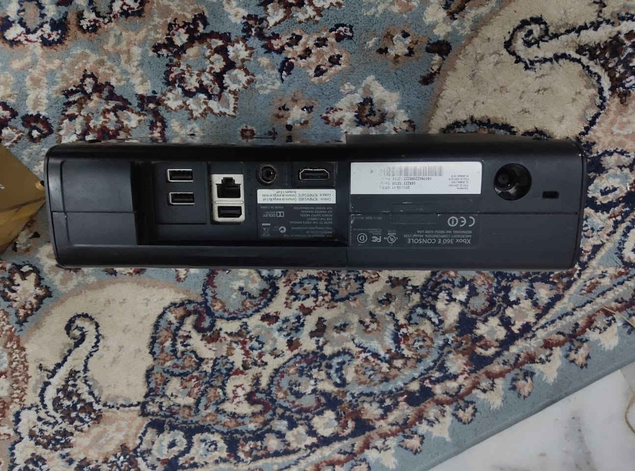 سلام عليكم Xbox للبيع 
جهاز بدون محوله نظيف مامفحوص مع هارد 
سعره 50,000 يوجد توصيل جميع محافظات


**إذا كنت صاحب هذا الإعلان وتريد حذفه لأي سبب، رجاءا أرسل رسالة إلى الدعم الفني**