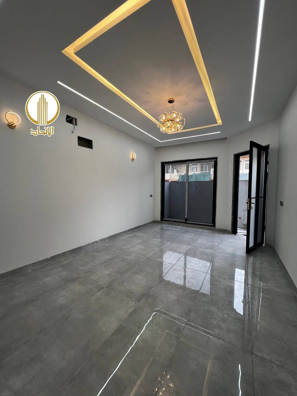 #مكتب_الاتحاد_لتجارة_العقارات_والمقاولات 
 🏛⭐️للبيع او معارضة⭐️حي النور خلف سايدين دانية ماركت⭐️🏛
                 
⬅️️ مساحـة 190متر 

⬅️️الابعاد 8متر ❌️ 24متر

⬅️ الإتجاه غروب 

⬅️شارع تبليط ١٢متر

⬅️️سند طابو ملك صرف 

⬅️️طابقين ٧غرف نوم 

⬅️️بناء حديث 2025

⬅️الطابق الاول:
 غرفتين نوم إستقبال مطبخ هول صحيات كراج مناور

⬅️الطابق الثاني:
 ٥غرف نوم هول صحيات بلكونة بيتونة 

تفاصيل اكثر يرجى مراجعة المكتب
_____________________________ 
         مكتب الاتحـــاد للعقار 
الفرع الاول : شارع المصارف الرئيسي 
الفرع الثاني: الصديق بداية سايدين البحرين 
           *********** 
                      🏛
           ***********
