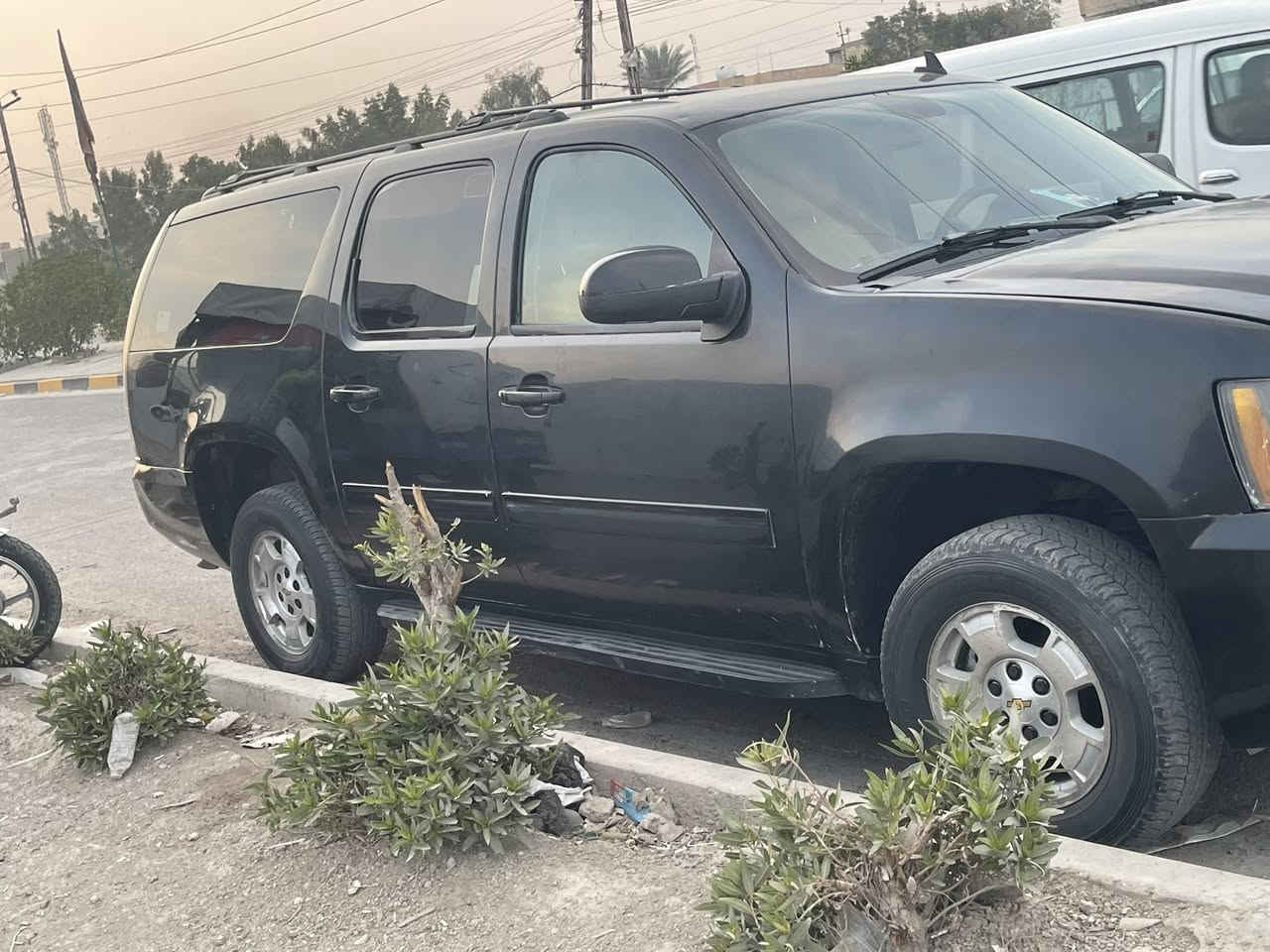 السلام عليكم تاهو أدوات موديل 2009 مكفولة  كص سرقة وعشائر  كير ومكينة نضيفة عنوان بغداد الحسينية سعر 70$ ***********
