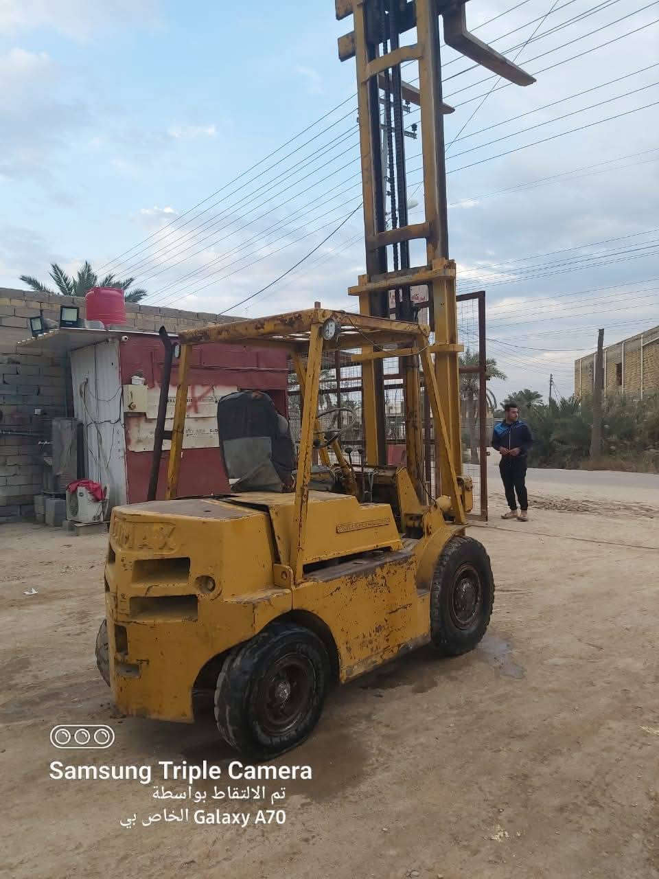 رافعه شوكيه ٤طن  كاز كير اوتماتيك جب عالي  حركتين  كلاك امريكي  ***********
