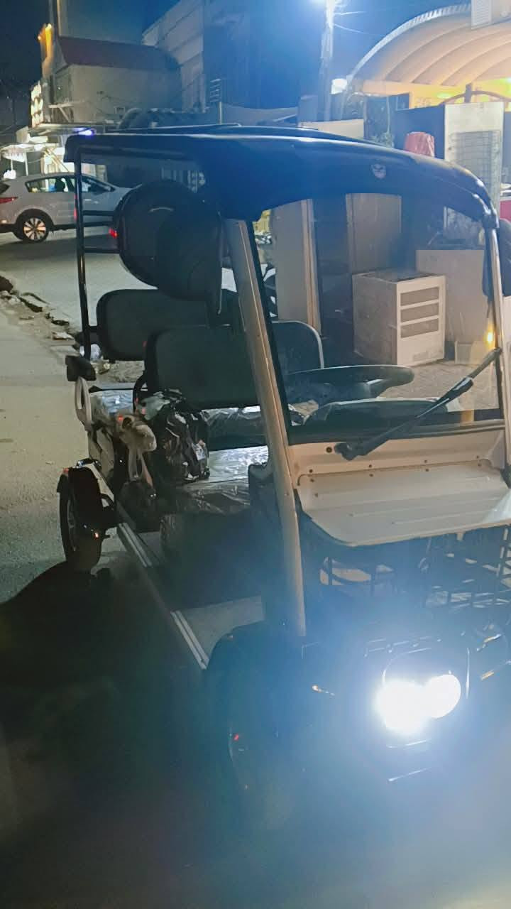 سلام عليكم عيني سياره رباعيه شحن
2 بصمه 
تشغيل عن بعد 
6 بطاريات 
36 امبير 
بيهه كامره
مسجل بلوتوث اسبير 
سرعتهه 60 
💵 السعر مليونين ونصف وبيهه مجال
للاستفسار ***********
