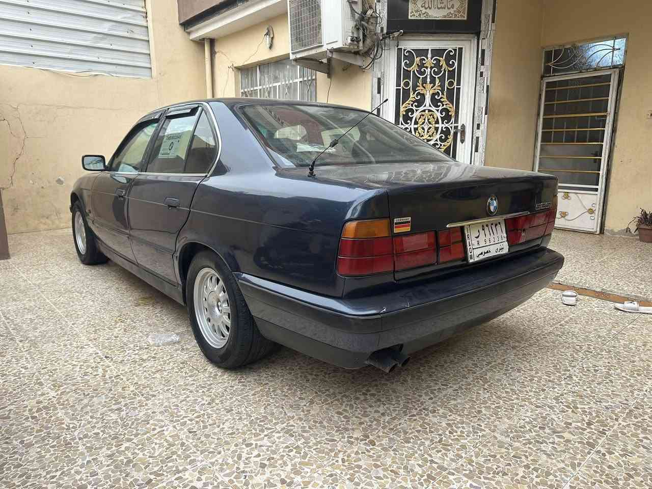 السلام وعليكم
سياره بي ام 525
محرك كبس
كير عادي محرك وكير شرط 
تبريد ثلج ❄️ 
طخم تايلت جديد 
رقم نينوى كابون بانزين 
التفاصيل على هذا الرقم 
***********
