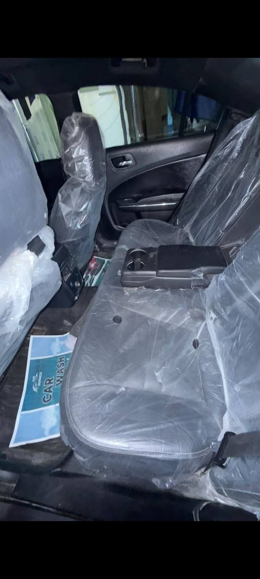 جارجر 14 اصل كفاله من كص اوضربه جاهزه من جميع النواحي
مكينه 3600
كير طياره 
تبريد حداده طخم تاير منظومت زنون
مابيه اي نقص جاهزه 
سياره فول فتحه 
دواخل جلد ارقام سنويه شمالي الجديد شغل مظبوط 
بيع اومراوس اسعر 75
تلفون *********** اتصل وتدلل
