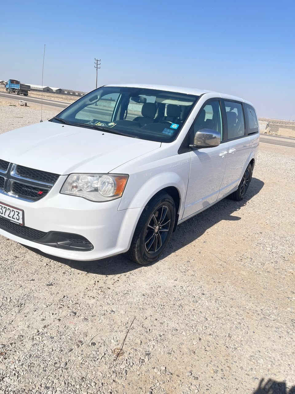 السلام عليكم
دوج كرفان للبيع 2018
٧راكب
مواصفات عاديه
ضرر بسيط بجم كبس
كير محرك مكفول
هزه وسنويه جديده
السعر 160 وبيها مجال
للاستفسار ***********
