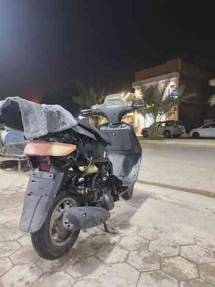 فراشه اصوليه اوراق المعرض والحاويه بيها 
دراجه نضيفه ما مفتوحه مكينتها افحص عد العالم كلها السعر 250 وبيها مجال للطيبين
الرقم  ‏‪***********‬‏ واتساب +اتصال واني بخدمة الطيبين
