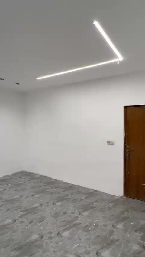 دار سكن للبيع مساحه 150متر طابو ملك صرف طابقين 4نوم صاله مطبخ صحيات مناور واجه 10 نزال 15 سند مستقل شارع الكهرباء فرع صورة الامام علي *********** السعر 150 وبي مجال
