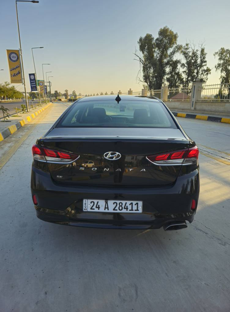 سوناتا امريكي 2019
محرك 2400 gdi 
رقم دهوك باسمي 
سنوية وهزة غير نافذة 
ضرر جاملغ خلفي مرفق صورة الضرر بالصور 
وبوند وجاملغين امامي صبغ كلير بدون ضرر
سيارة بدون اي نواقص 
السعر 124 مكانها موصل الايسر 
*********** 
*********** موصل, نينوى
