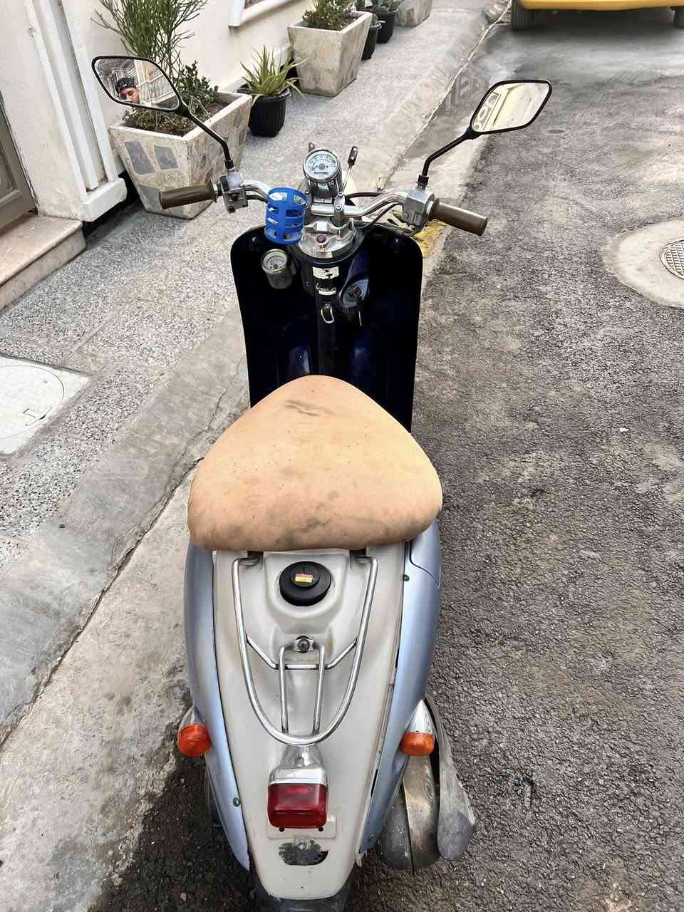 سلام عليكم كلاسك للبيع شغاله بس بيها صوت بلاكسل مابيها شي بعد ١٨٠ قفلها مكاني الاعظميه ***********
