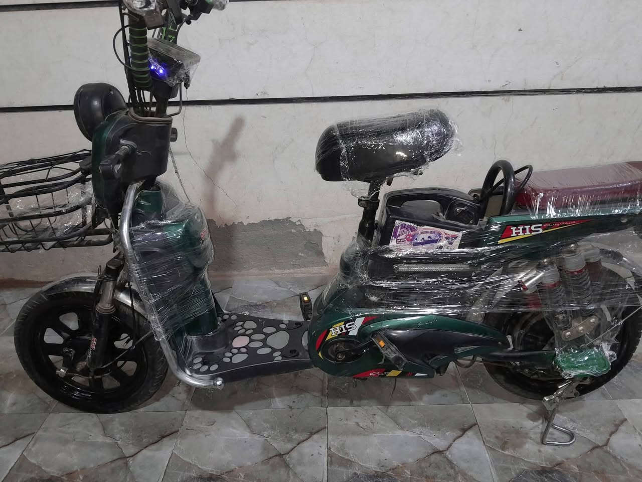 السلام عليكم ورحمة الله وبركاته
باسكل شحن للبيع كامل ماناقصه شي فقط يده مال ابريك خلفي 
حجم 16 
سعر: 220 وبي مجال للطيبين 
رقمي /***********
