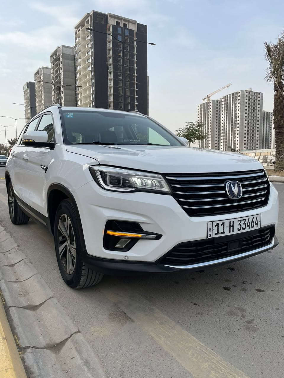 شانجان CS75 موديل 19 بغداد رقم انكليزي حرة
عالم من الرفاهية 
بدون صبغ بدون ضربه بدون حادث 
بعدها داخل الضمان ماشية 50 كيلو 
نبلش من المواصفات 
الخارج كله حساسات داير مداير السيارة وكامرة خلفية
اشاير بالمري كشافات ثلجية وليدات زينون بلادي
وبعد مواصفات 
نجي للداخل 3 الوان 
جلد كشنات تدفئة 
سلايد روف بانوراما 
4 أنظمة قيادة 
محرك 1800 تيربو
كير Ate ميكانيكي 
مصنعة خصيصا لأجواء الخليج تحديدا العراق 
السيارة تحفة فنية والصور وحدها تسولف
سعرها بشركة شانجان ب30 الف دولار 
وبالمعارض اقل شي 20 الف دولار 
ويمنا فقط ب148 
يعني بكل صدق بالعافية على الي ياخذها 
مكان السيارة بغداد
***********
راح نخلي فديوهات الها بالتعليقات 
#كراجك_يمنا_صفحةمميزة_ولديها_تلاميذ_مميزين_طفوبس😅
