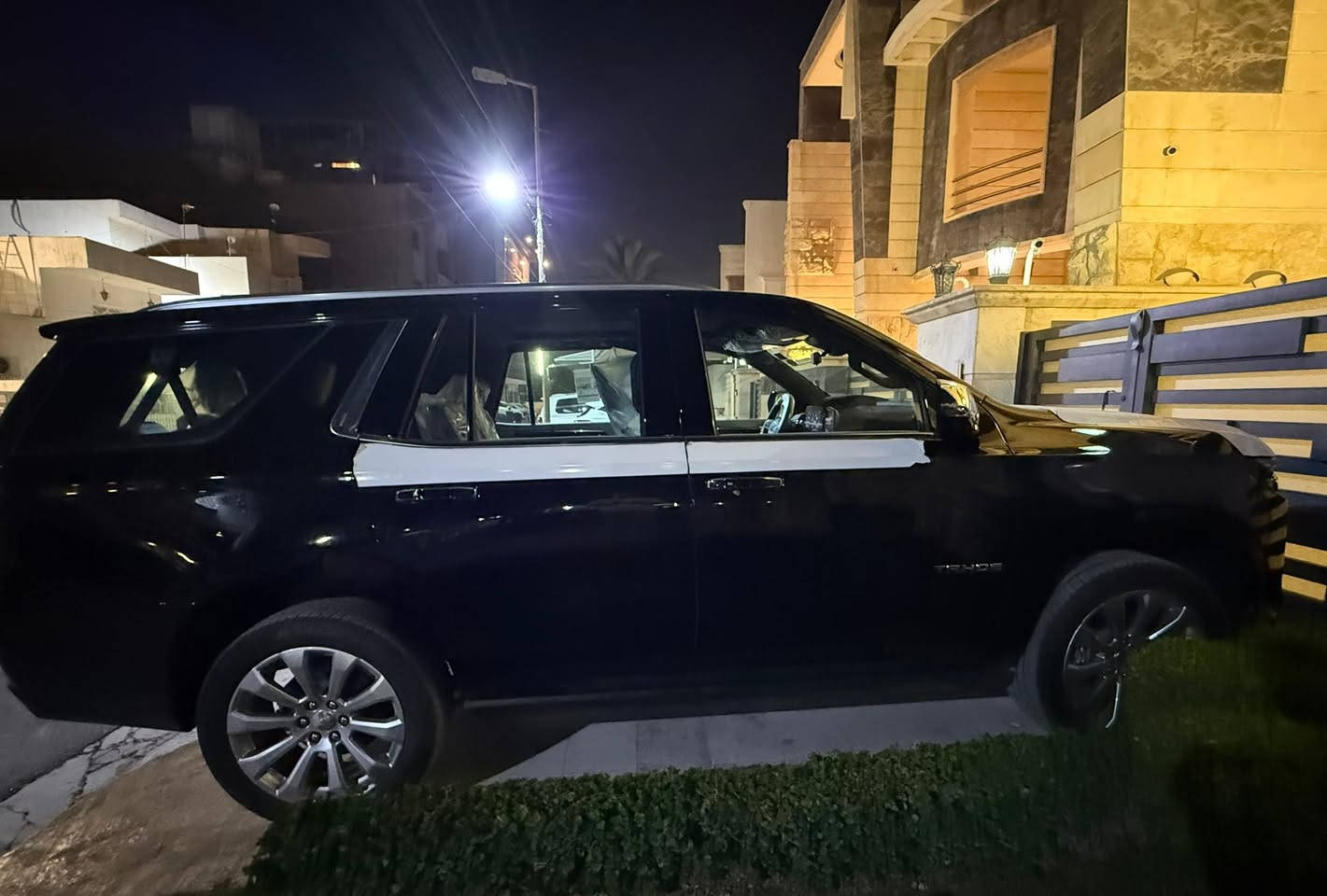 سلام وعليكم 
Chevrolet Tahoe Premier (2025)
للبيع 
المواصفات ⬇️
المحرك: 5.3  8سلندر✅
عدد المقاعد:7✅
المقاعد:جلد+كهربائية+تدفئة+تبريد✅
الجكات:3ارتفاعات عالي وسط ناصي✅
الحساسات:خلفية+امامية+جانبية✅
الذاكرات:وضعيتين خزن للمقاعد✅
الملحقات:سماعاتHeadphones✅
الرادارات:رادار امامي+خلفي✅
الارضيات:الارضيات البلاديةمن شركة TAHOE✅
السيارة ماشية 300kmفقط✅
سعر السيارة 760وبي مجال✅
رقم السيارة:رقم بغداد مميز✅
الكير:كير تعليك✅
كاربلي:أبل كاربلي فقط✅
وضع السيارة:السيارة ضمانه فعال+كفالة عامة✅
القيادة الذاتية:ركن تلقائي(فقط)✅
+اكو هواي ملحقات ومواصفات اخرى للسيارة ماذكرتها 

رقم التواصل: ***********
