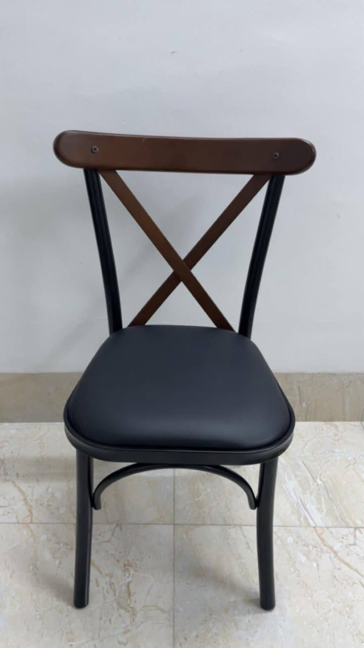 مێز و چوار کورسی
و ئەو دیوانە 
له کەرکوک هی یەک ماڵه


**إذا كنت صاحب هذا الإعلان وتريد حذفه لأي سبب، رجاءا أرسل رسالة إلى الدعم الفني**