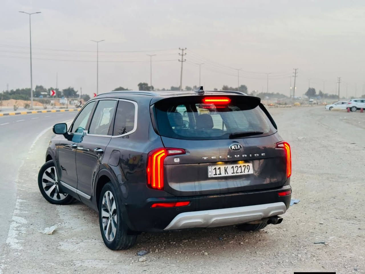 تلرايد 2020قطعه وحده صبغ قبق جنطه فقط  بدون ايرباك  بجم كبسً كير محرك كفاله
مواصفات سياره فتحه سقف 

كشن كهرباء +تدفئه تبريد بالكشنات 

ماشيه ٦٣دفع رباعي 

اوتو هولد 

رادارات 

توقف ذاتي 

تحديد مسار

ترحيب باليدات 

السعر 226بيها مجال بسيط سعر سبورتج اربعه سلندر 

الاتصال ***********
