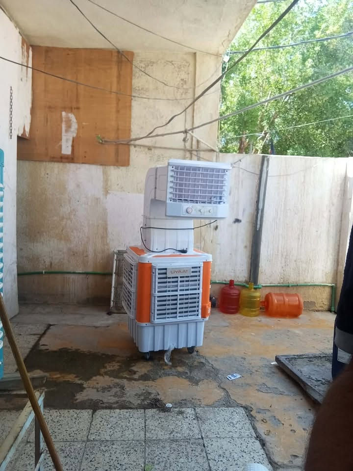 السلام عليكم
مبردة كونفيرة للبيع ماطورها عاطل 
نظيفة السعر 125 وبيها مجال 
للاستفسار الاتصال على 
***********
