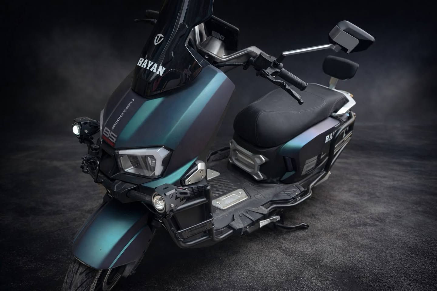 السلام عليكم
دراجة صاعقة شركة الريان قطعة مميزة
ابو المصلحة يعرف شقصد بيها مميز ماجه بشركة ريان بس كم قطعة هيج موصفات بدرع والتزويد وللون المتغير  (جديدة ستعمال ايام)
وصلها موجود وتشوف شوكت والسعر هم 
دبل بصمة ... دبل سويج
٦ بطاريات مسطره
سرعة ٩٠ حقيقي وتجي سوقها وتتاكد
تمشيك ٦٠ كيلو حقيقي
السعر من الاخير مليون و ٣٠٠ قفل 
معجبك سعري على راسي ارفع المنشور 
بكلمة يالله لان هاي القطعة اغلى بهواي من هذا سعر
واكو بسوك كلشي وخاصتا تقليد ومثمن القطعه اله تجي وتشوف وتشوف الموصفات البيها 
ودائما خلي مخافت الله فوق كل شيء
رمضان كريم 
العنوان بغداد شارع حيفا 
***********
