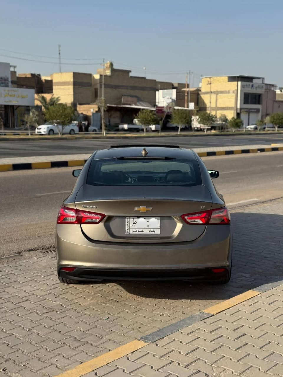 السلام عليكم
شيفروليه ماليبو للبيع موديل 2020

فئةLt2

مكينة1500cc

مواصفات

بنوراما

كير اوتوماتيك و عادي 7 نمر

تشغيل بصمه

تشغيل عن بعد

ابواب بصمه

صندوق بصمه
تبريد مركزي امامي و خلفي

تبريد تحكم جهتين منفصل

مقاعد هیتر

مقعد كهربائي

اوتو ستوب بصمه

شاشه ايباد جبيره

نظام car play \u002B Android

مسجل Aux USB Bluetooth Cable

کامره دواره

تحكمات ستيرن جهتين

تحديد سرعه

بلاجكتورات ليد

مرايا كهربائية 

نظام تراکشن مانع الانزلاق

نظام ECO اقتصاد البانزين شاشه عرض الاعطال

السيارة رقم بغداد انكليزي الجديد سنوية ٢٠٣١
تخم تاير + حدادية. جديد 

الجاملغ الايمن مصبوغ + الباب السايق صبغ فقط نفسيتها ‎ﻶ مبدلة ولا مصبوغة 

سيارة جاهزة ؏ اخر حباية

العنوان : النجف الاشرف 

ماشية 60 الف ميل
السعر 132
للتواصل : ***********
