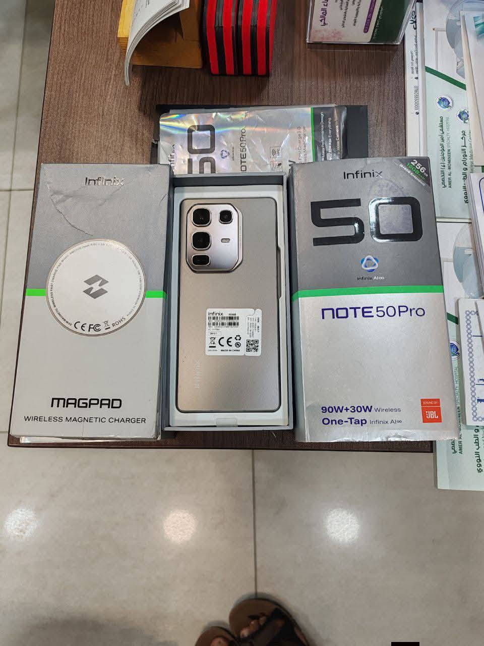 موبايل انفنكس نوت 50 برو ذاكرته 256 والعشوائيه 16 يدعم الشحن 90 واط وشحن لاسلكي 33واط غراضه كامله نظيف كلش ومكفول من كلشي مكاني نجف رقمي *********** سعره 265 الف
