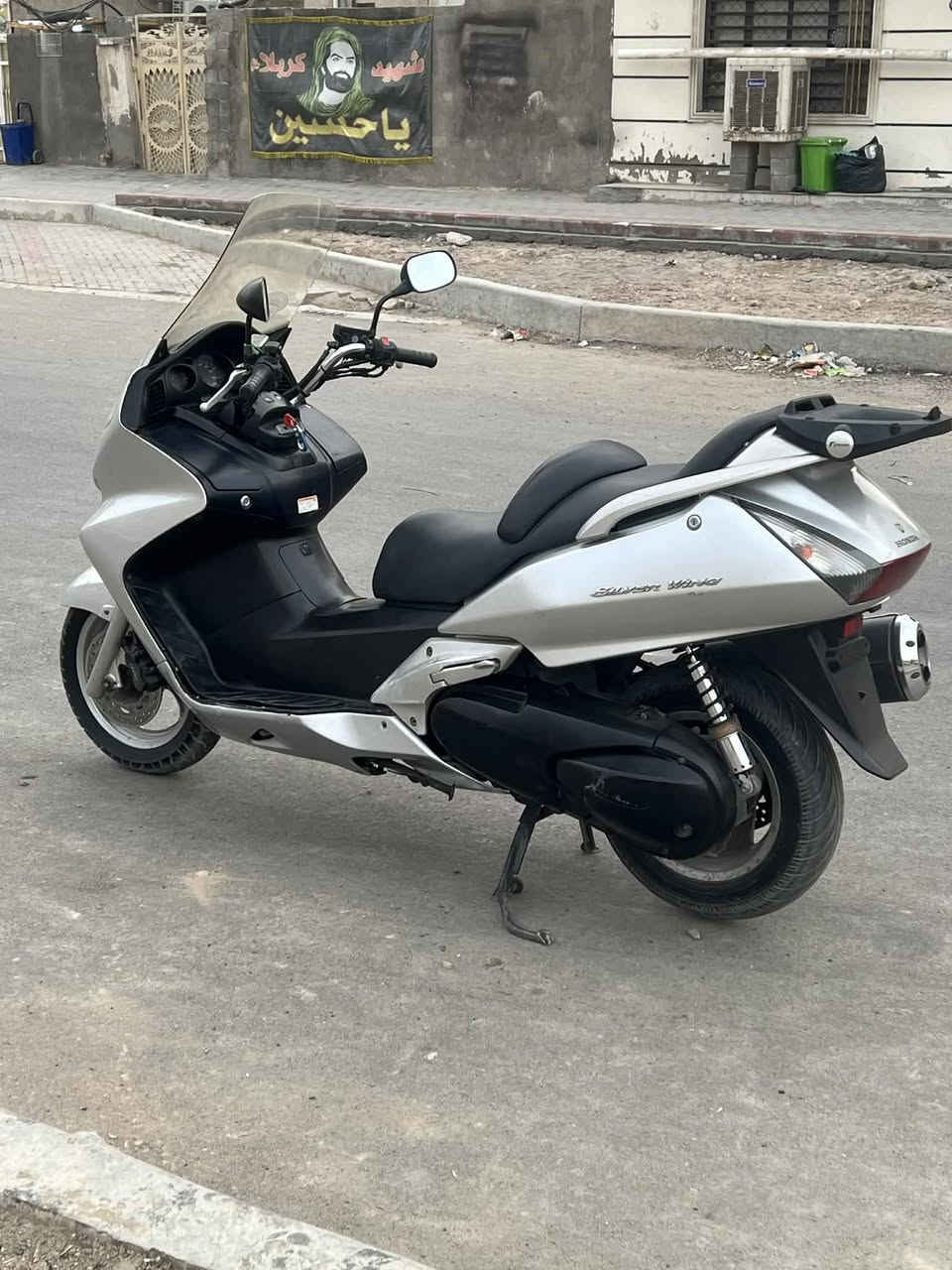 سلفر ونك البيع حجم المكينه 400 CC دراجة كامله مابيه نقص كهربائيات كله شغاله اوراق موجوده 
السعر 14 ورقه وبيه مجال بسيط مكان بغداد مدينه الصدر ***********
