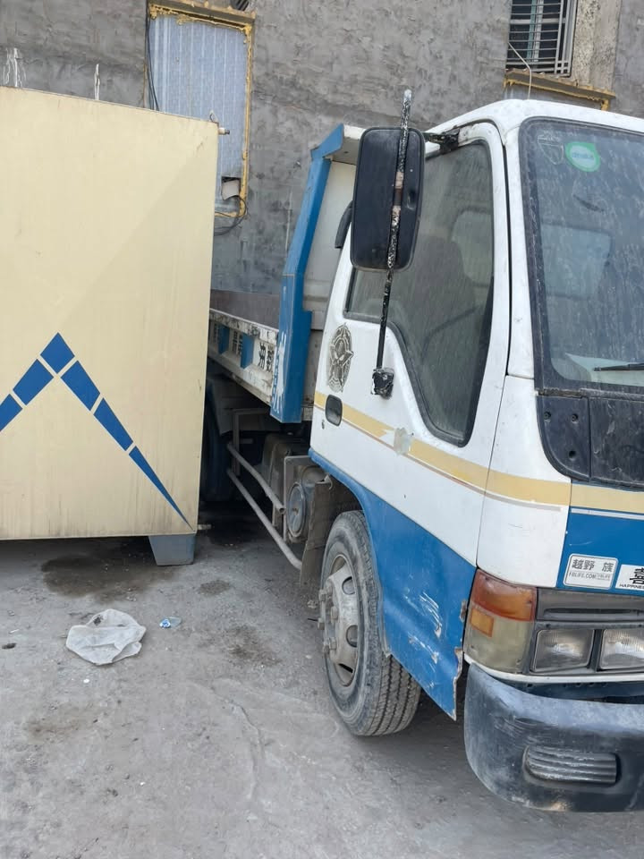 للبيع ازوز قلاب فحل موديل ٩٢ رقم واسط محرك ١١٢ جاهزه لاتنقيص لابخار قماره عريضه بدي بكد مال هونداي تخم تاير جوبلس جاهزه للشغل السعر ٧٥ بكانهه بغداد ***********
