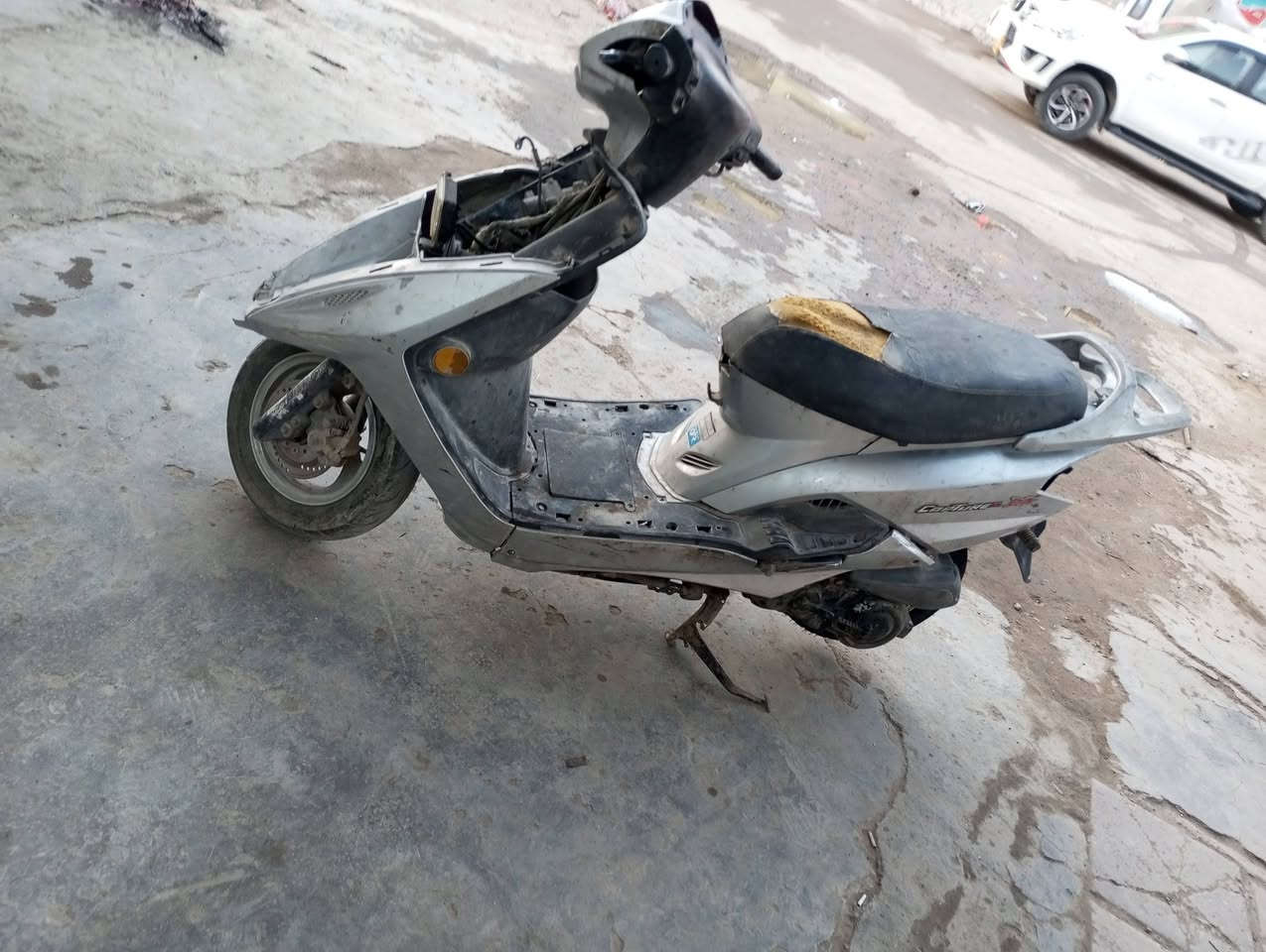 دراجة كوري سرعة 140 نكرة سلف هندر كهرباياتهة كلهة شغالة ما بيهة اي عطل الشراي يخابر مكانهة بغداد ***********
