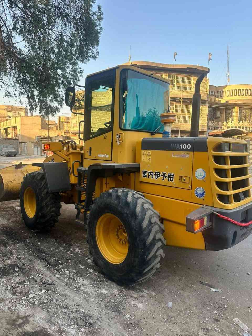 شفل لبيع كوماسو حجم 100مكينه اربع سلندر كير كهربائي السعر 3و50ورقه شفل ماشاءالله جديد لوحات طالعه بس ماشدهن ***********
