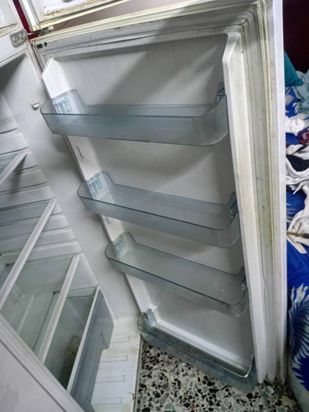 بغداد اعظمية شارع سهام المتولي بيهه زنجار من صفحه وبين البابين مثل مموضحهه بلصوره