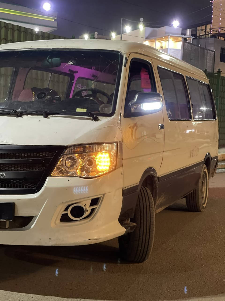 السلام عليكم
فوتون الوان موديل 2014 موصلية السيارة ما عليها اشارة حجز
السيارة خير من الله كاملة من كلشي مابيها اي نقص 

عينة وصينية جديدات قبل اسبوع شادهن
صدر امامي ودبلات خلفية جديدات 
ويل حجم 15 وزوج تايرات امامي جديد 
كهربائيات السيارة كلها شغالة
ماصدات جدد شادلها 
مسجلها شاشة اندرويت
وكل نقص مابيها من عندي للشارع 
اسويلك مكاتبة واتكفلك عشائرياً وقانونياً 

السيارة رايدها ب35 وبيها مجال حك الجية 
***********
مكانها بغداد
