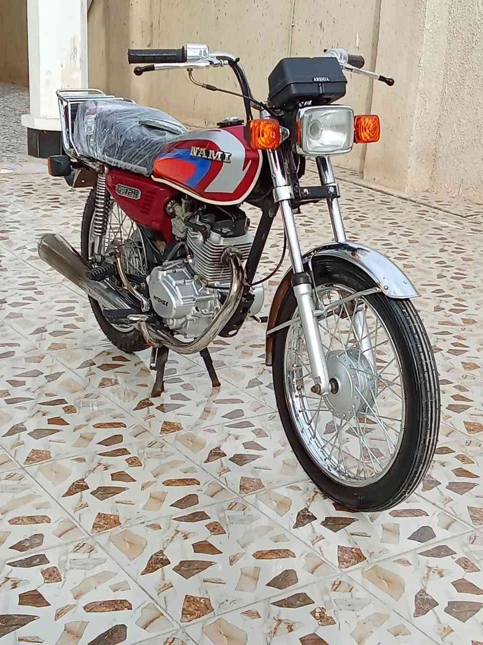 السلام عليكم شباب شاصي 13 تعمير 24 دراجه حلوه خير من الله تعمير اصلي السعر 600 وبيها مجال مكاني كوت شارع النفط ***********
