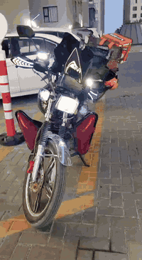 السلام عليكم ايراني سونك 24معمره
دراجه مابيها اي نقص  سلف هندر بس لسلف يتأخر اذا بارده لين صار فتره متروكه ممشغلها دراجه مابيها اي نقص بمعنى الكلمه لاتبخير لاتنقيص لمبدل بيها بس لاستيك ولف لين جان ينضح دهن ضفيره جديده كابريتر كل شي جديد عوزك بس كم برغي عشره تشد لجامه ل كدام ول درع شويه بي عواج عن لحلال ولحرام اوراق مابيها لين تدخل ادوات 
650بيها مجال حك جيتك 
***********
