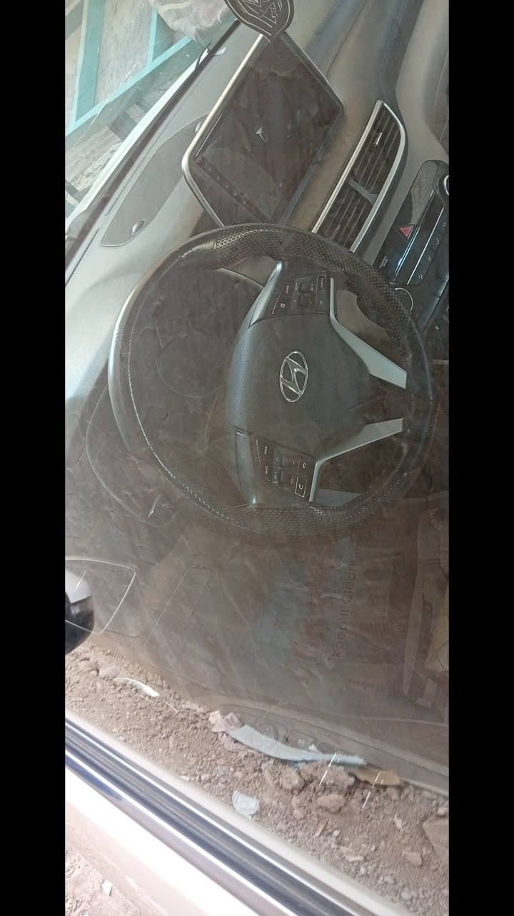 توسان 2019
خليجي محرك 2000 دوش 

فول مواصفات عدا البانوراما 

رقم اربيل 

بصمة أبواب 

بصمة تشغيل 

كراسي كهرباء 2

قطعتين تبريد 

لايت خمس عدسات 

ثلاث أنظمة قيادة 

حساسات خلفيه 

كامرة خلفية 

شاشة 

كشنات جلد        

مري شفط 

مكفوله من ضربه 
سعر 175

رقم الهاتف ‏‪***********‬‏

غير متواجد عل لفيس
