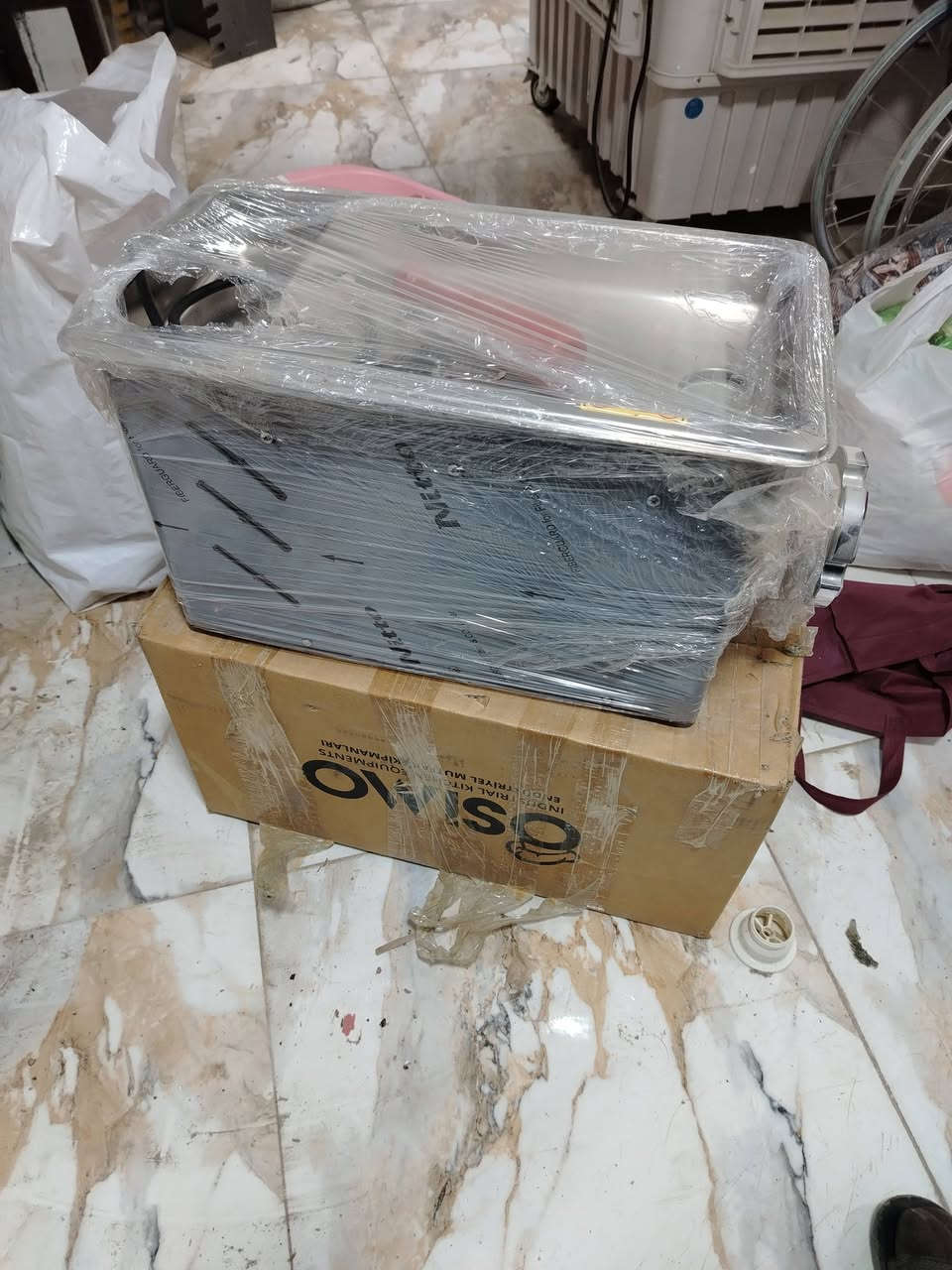 ماكينه لحم جديده غير مستعمله  صناعه تركيه للبيع موجوده في كربلاء للاستفسار تلاتصال على الرقم ***********
