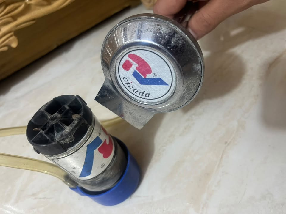 سلام عليكم مرخصت الادمن تجوه بوليس اصلي مال تفصيخ بحاله الوكاله من الحاويه سعر خاص 

وهذا البوق اصلي ومعروفه الشركه مالته ميحتاج اشرح عنه اصلي اصلي اصلي هوه والماطور مالته 

سعر خاص رقم الجوال ***********
