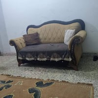 ١٠ مقاعد • كنب • بي مجال