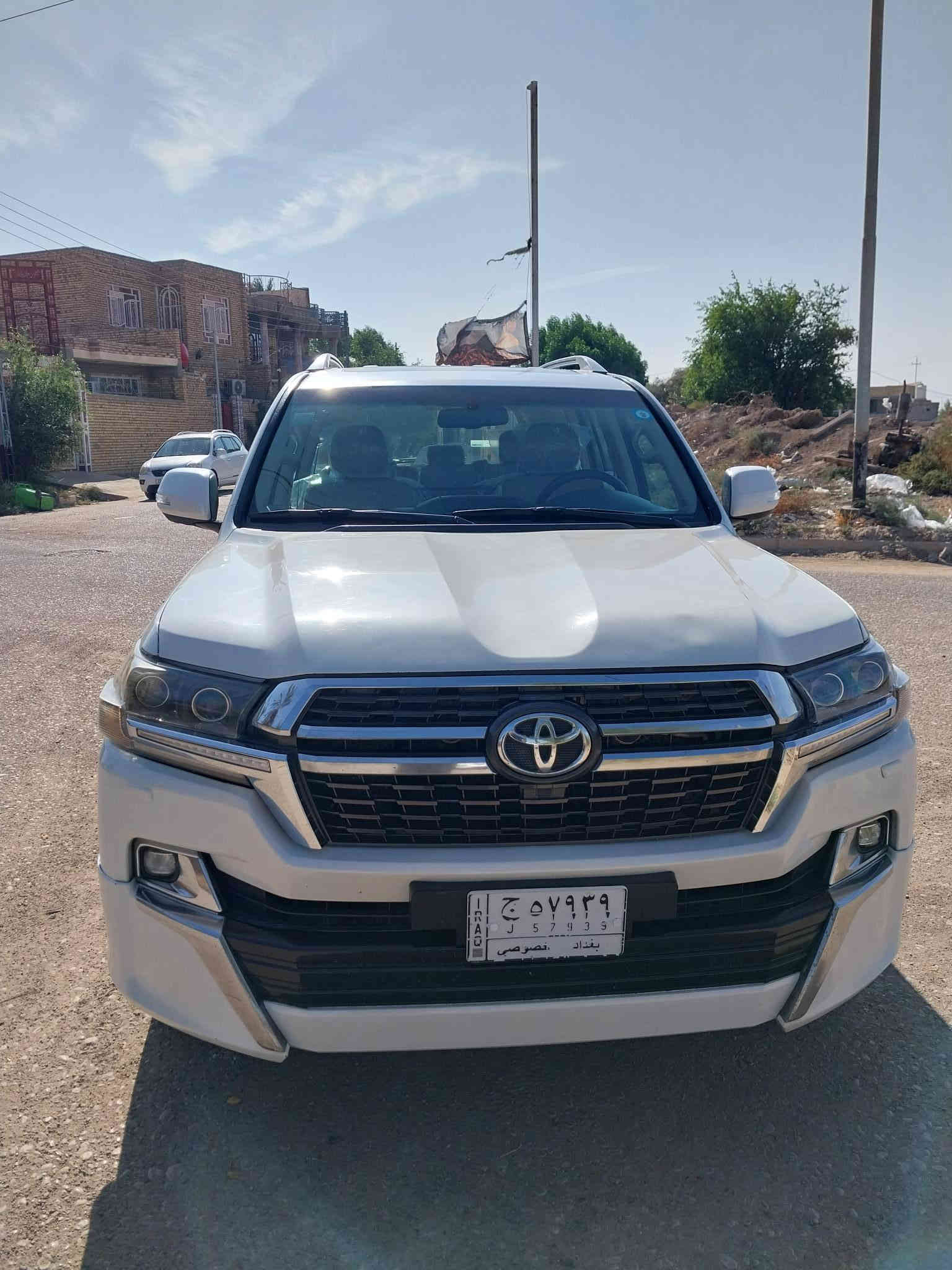 لاندكروزر موديل(  ١١ )محدث( ٢١)رقم بغداد مكفوله كفاله عامه عدا لتحديث صبغ سعر ٢٩٠ وبيهاء مجال العنوان ميسان المجر الكبير  رقم تلفون ***********سنويه لغيت ٢٨
