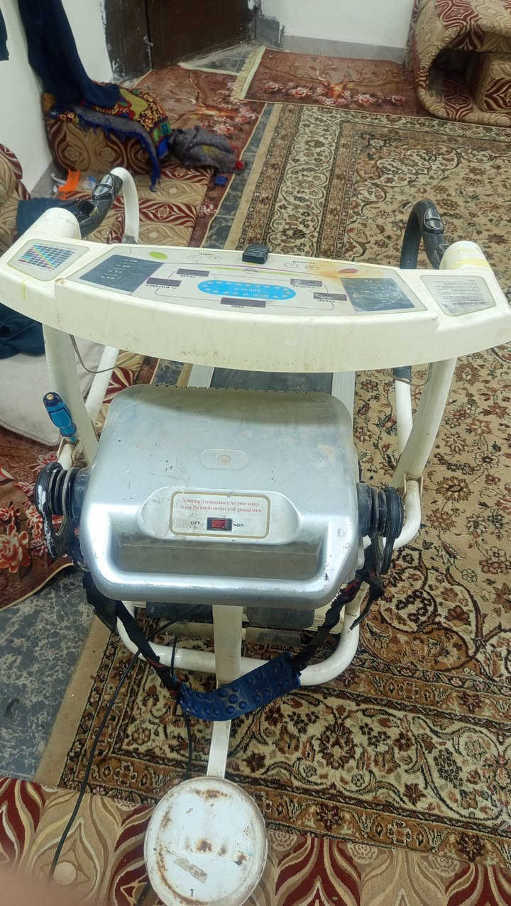 جهاز جري للبيع رياضي بي عطل خفيف بسيط وما اعرف له ما مفتوح الهزاز يشتغل ابيع على هاي وضعيه العنوان كربلاء العابد قرب حديقه النور ***********
