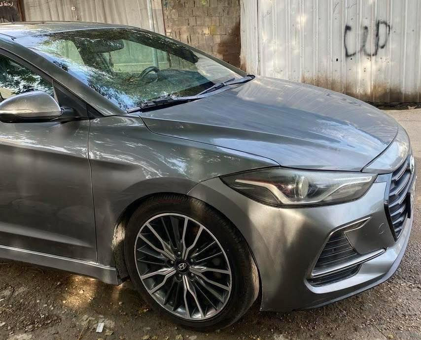 السلام عليكم
النترا 2017 سبورت infinity

محرك ١٦٠٠ تيربو مكفول 

اكزوز رياضي بلادي

مواصفات ١/١ :

بصمة تشغيل وبيبان وصندوك 

كشنات حضن جلد مختومه sport 

تدفئة كشنات 

دشبول كاربون فايبر 

كيجات رياضي 

سلايد روف

لايت وبك لايت لد بلادي 

ويل كب ١٨ كروم بلادي 

مرآة تعتيم ذاتي 

اشاير بلمري 

رادار نقطة عمياء وحساسات خلفيه 

ستيرن حرف D 

شفتات بلستيرن 

سستم صوت سماعات انفنتي ودمام خلفي 

ضرر دعامية فقط وبل العراق بيها أربع أبواب صبغ اثر شخوط بدون معجون وبدون ضرر

مكاني الموصل 

***********

رقم اربيل   

ماشيه ٨٢
