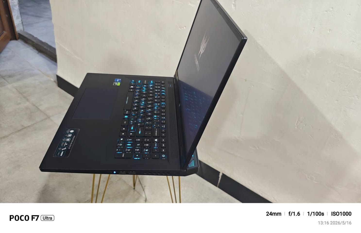 السلام عليكم شباب، عندي لابتوب Acer نظيف جداً كامل ملحقاتها  وبمواصفات وحش، يفيد جماعة الألعاب القوية (PUBG, GTA V, Cyberpunk)
وجماعة التصميم والمونتاج
الماركة والنوع: Acer (بأنظمة التبريد القوية والتحكم بالأداء Nitro Sense / Turbo 
لموازنة الحرارة وسرعة الفان)
كارت الشاشة: NVIDIA GeForce RTX 4060 
(8 غيغابايت الكارت جيل حديث ويشغل كل الألعاب على أعلى دقة.
الذاكرة العشوائية (الرام): 16 GB DDR5 
(سريع جداً بالتنقل والـ Multitasking)
الهارد (مساحة التخزين): 1 Tera SSD NVMe (إقلاع سريع جداً للويندوز والألعاب)
اللابتوب يحتوي على خاصية Turbo وأنظمة التبريد
الذكية من Acer حتى تحافظ على 
برودة الجهاز أثناء الضغط واللعب الطويل
💰 السعر: [1500.000   وبي مجال للشراي]
📍 المكان: [ بغداد ]
📞 للتواصل: [***********]
السلام عليكم شباب، عندي لابتوب Acer نظيف جداً كامل ملحقاتها  وبمواصفات وحش، يفيد جماعة الألعاب القوية (PUBG, GTA V, Cyberpunk)
