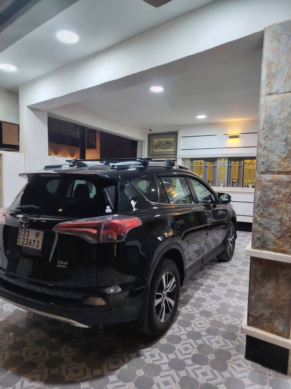 السلام عليكم رافور 2017 للبيع او مراوس XLE معروف اعله مواصفات فول  راس البنيد و جاملغ فقط بدون دواخل بدون ايرباك صور الحادث موجود عنواني الانبار الرمادي تواصل معي عله رقم ***********
***********
