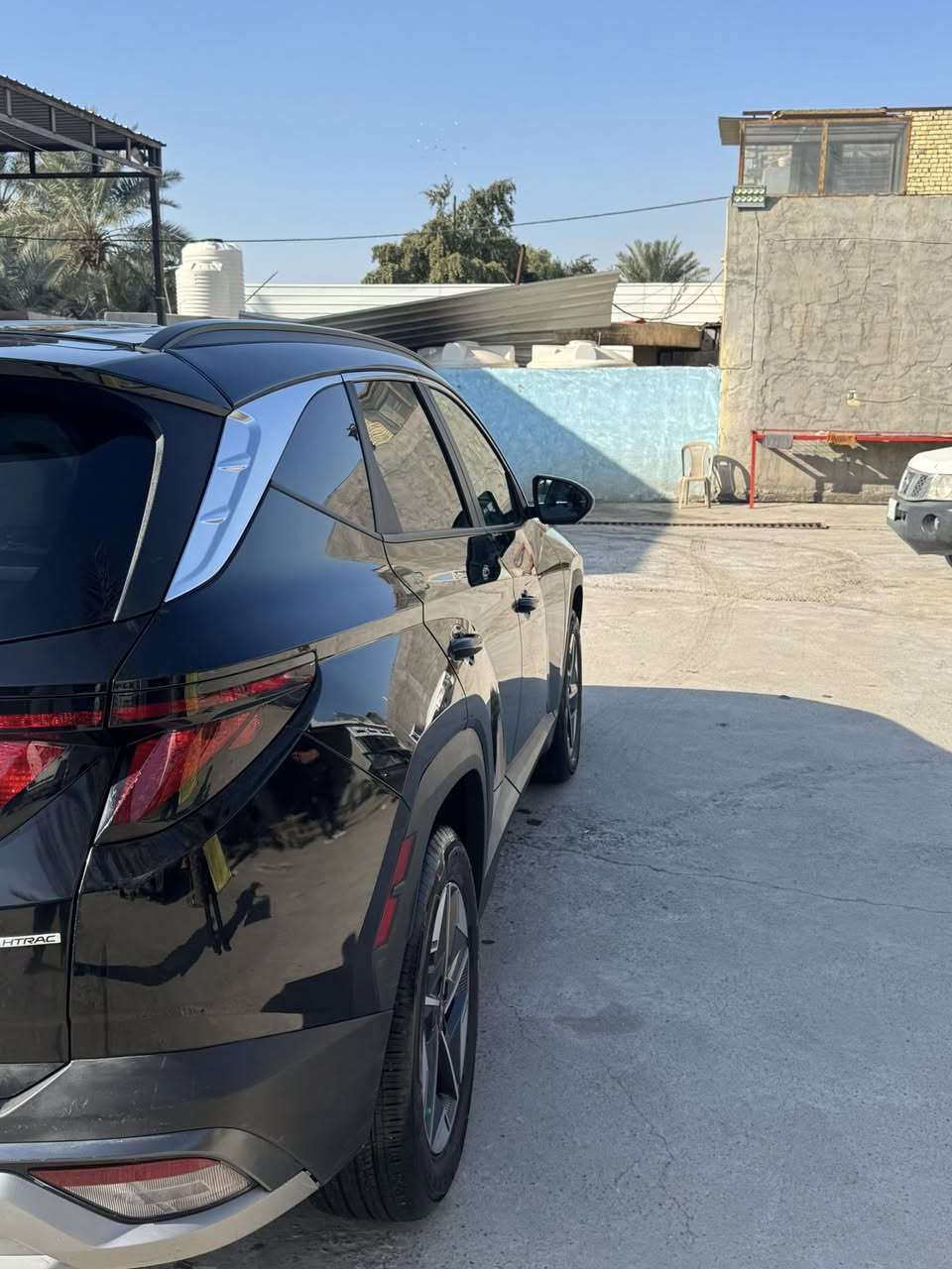 السلام عليكم للبيع فقط...
يرحم والديك اقره التفاصيل كلها يلا تخابرني كلشي موضح

توسان 2025 وارد امريكي دخول جديد بدون رقم 
ماشية 3 الاف  يعني زيرو بدون ايرباك بدون تبديل 
السيارة ليبل واحد كلها بلادية حتى الدعاميات 
فقط صبغ نص الجنطه على كد الضربة السياره كلش جديدة واحلى من الصور 
مواصفات...
بصمة تشغيل وابواب 
تشغيل عن بعد 
دبل بصمة بلادية 
ترحيب وانارة باليدات 
جنطة كهرباء 
كرسي كهرباء 
هاند بريك دكمة
شحن لاسلكي 
مخرج تايب سي سريع 
اوتو هولد 
تبريد قطعتين ومنفصل
تدفئة مقاعد امامية  
رادارات امامي جانبي خلفي 
قيادة ذاتية وتحديد مسار
شاشة متصلة كامرة دواره 
3انظمة قيادة
السيارة ع ايدي وكلش جديدة 
صور الحادث مرفقة بالمنشور 

سعرها 220
مكانها بالدورة 
☎️***********
