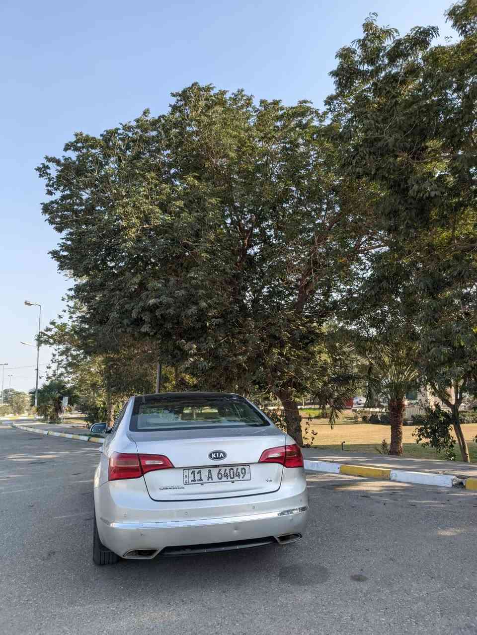 السلام عليكم
كيا كادنزا 2011 خليجي
3500 V6 دوش
رقم بغداد وهزه  مصارلها ٧ اشهر
ماشيه 140كيلو
سونارها بل منشور
فول مواصفات
بانوراما
قطعتين تبريد
مقاعد كلها كهرباء 
 مقاعد تدفئه تبريد امامي خلفي 
برده كهرباء 
شاشه اندوريد 
صدرها جديد امامي خلفي قبل شهر شديته
منظومه احتراق جديده فيتبم وبلكات وفلاتر ودهن ومنضف جويتر وثلاجه
السياره مابيها اي نقص نهائياً بس يرادلها بوليش 
وترايك بيها للبصره 
السعر 109ورقه
مكاني بغداد اليرموك للتواصل 
*********** واتساب 
*********** خط فقط
