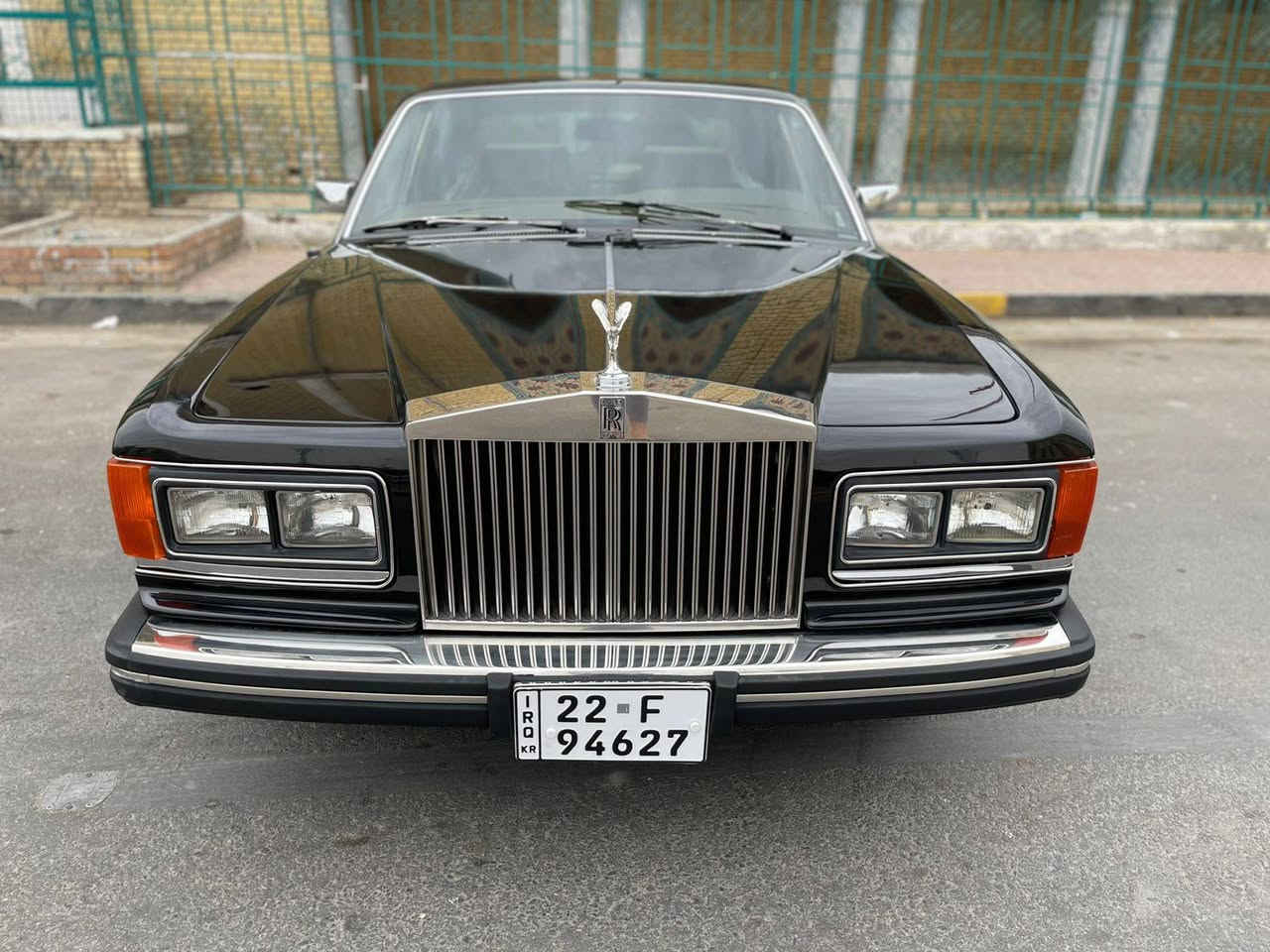 السياره موديل 1983
جام كهرباء 
كشن كهرباء
مري كهرباء
جكات خلفيه هايدروليك
ماشي 95
صبغ امريكا فقط
اي ستفسار 
***********
